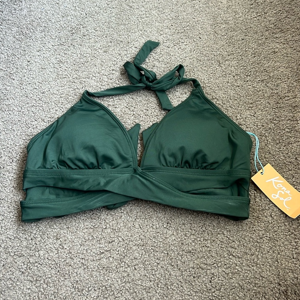 NWT bikini top - Picture 1 of 3